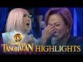 Tawag ng Tanghalan: Jaya can't hold back her laughter