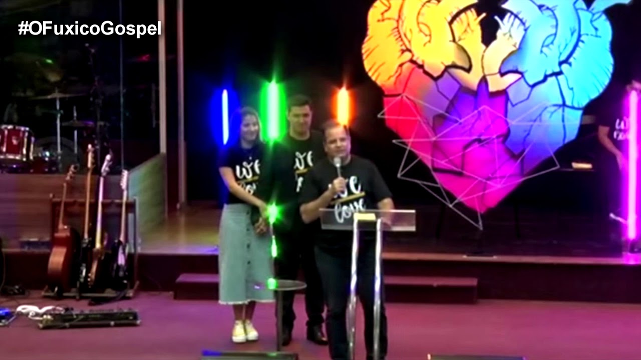 Cantora gospel Gabriela Gomes leva bronca de pastor por insultar a igreja