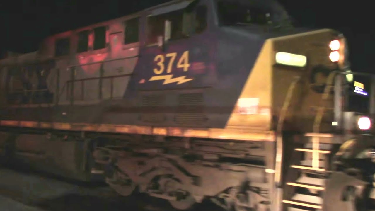 Some Nighttime Railfanning Shots in Baltimore With CN & MOW