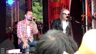 The Blackout - Top of the World Acoustic (Download Festival 2010) (HD)