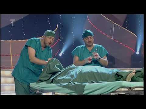 Video: Renomovaný Britský Chirurg Připouští, že Iniciály Na Játrech 2 Pacientů