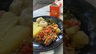 🇯🇲JAMAICAN FOOD 🤤| OUTDOOR BREAKFAST #shorts