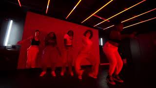 Sean Paul- Dynamite ft. Sia (Choreography) By Mslawrensky & Joelle Resimi