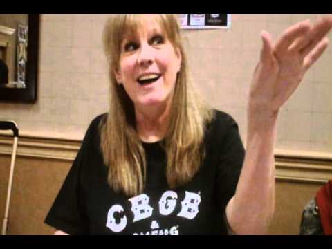 We do a very short interview with the lovely Pj Soles from Halloween. 