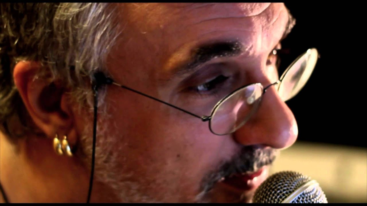 La poesia l'infinito (giacomo leopardi) recitata da germano ...