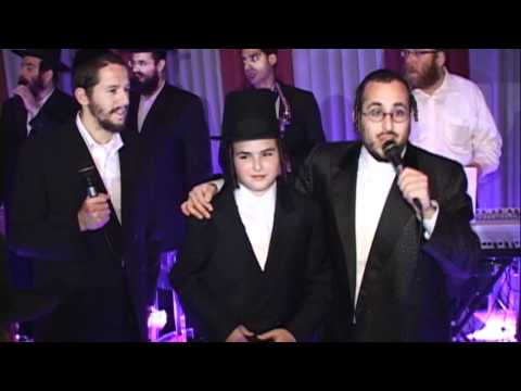 Lipa Schmeltzer Sings New Song - "Ohev Shalom" With Mezamrim Choir