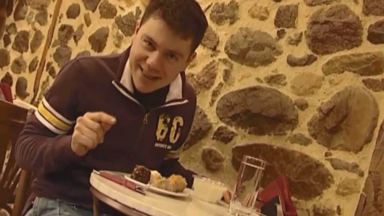 ΞΑΝΘΗ ~ Ξενάγηση στην πόλη (Ευτύχης με κοντό μαλλί) 2010