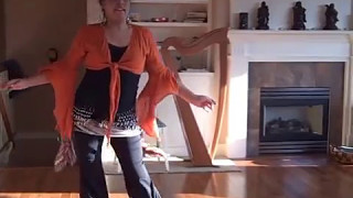 Beautiful Belly Dance by Ahn van Mentz