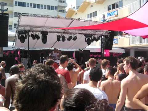 Dennis Ferrer at WMC 2009 - Loco Dice and Luciano ...