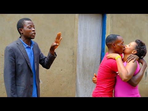 Umugore wa pasteur bamuririye kumugaragaro | imbere yiwe arimumpwemu akangutse biheze