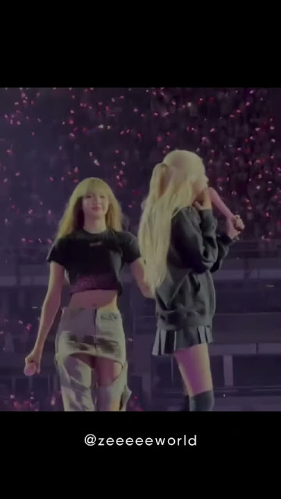 when sister supports you🤭💙💛#chaelisaisreal #chaelisa #lichaeng #rosé #lalisa #blackpink