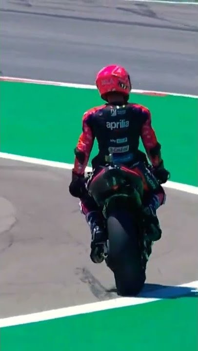 Moment kocak Aleix Espargaro MENGIRA BALAPAN SUDAH BERAKHIR 😂 #motogp #calatangp