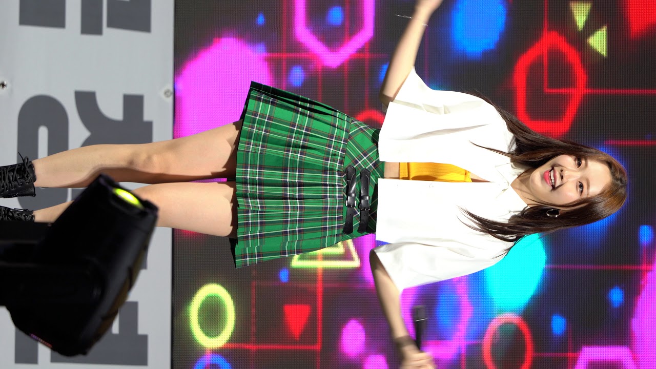 190921 모모랜드 (MOMOLAND) 나윤 (Nayun) Focus - I'm So Hot 4K @ 제 3회 대한민국 청년의 날 ~ by무명