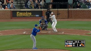 Castillo crushes a go-ahead three-run homer