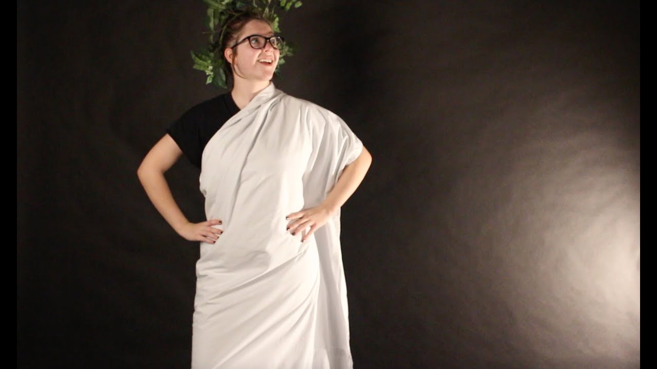 How to Wrap a Toga