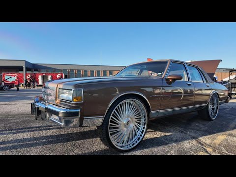 Veltboy314 - 1987 Caprice Brougham On Staggered 26" Big Cap Forgiato Wheels