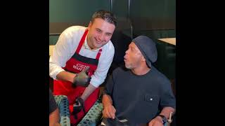 Ronaldinho visit Czn Burak (Ronaldinho VS Czn Burak)