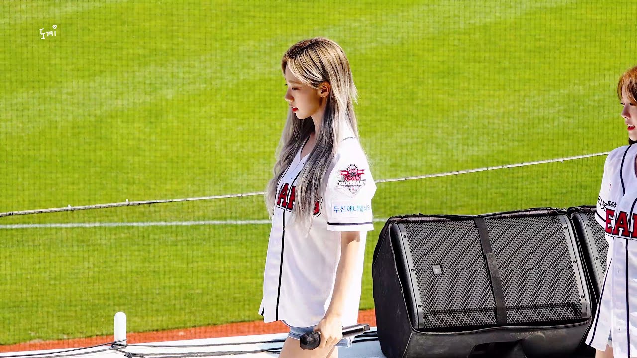 220522 우주소녀(WJSN) 여름(YEOREUM) 두산베어스 축하공연 - 이루리 직캠(Fan Cam)