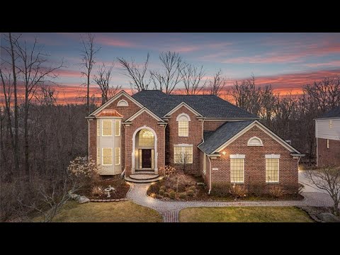 7083 Chatham Court, West Bloomfield, MI home video tour