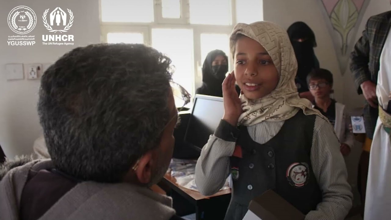 قصة نجاح  تمكين الطلاب الصم من التعلم باستخدام السماعات الطبية في عمران