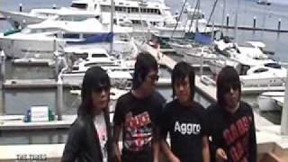 Video thumbnail of "The Times - Tunjuk Perasaan (Official Music Video)"