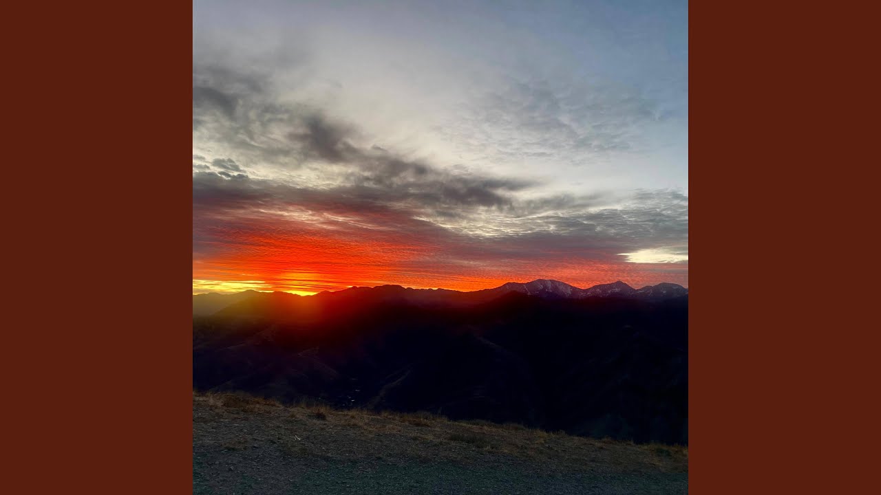 bridge flows, water stands still