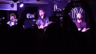 Busted - Sleeping With The Light On (HMV Oxford Street Performance Acoustic 24/11/16)