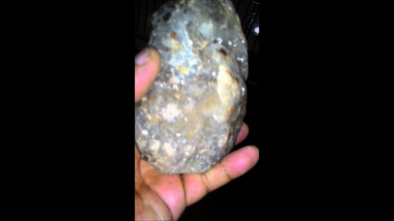  Gambar  Batu  Intan  Mentah Bongkahan batu  berlian mentah 