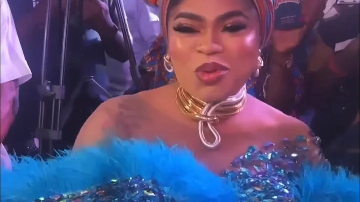 MOMENT BOBRISKY SHOW OFF HIS SPRAYING MONEY SKILLS ON THE BRIDE AT DR TOYIN TEEGLAM WEDDING CEREMON