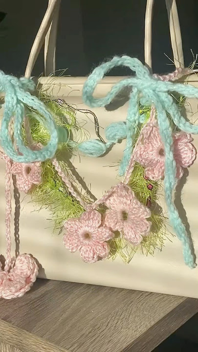 Crocheting my own bag charms 💕