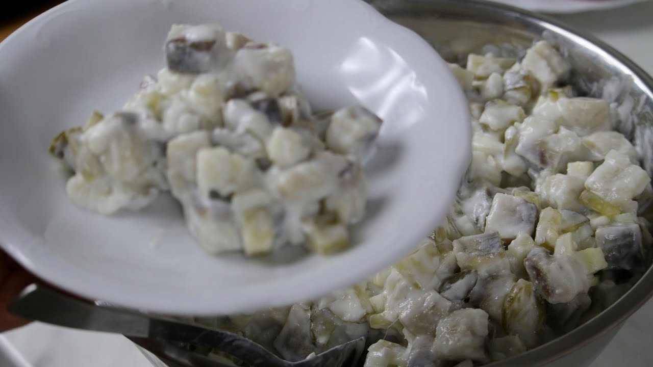 Sałatka śledziowa jogurtowa moja ulubiona szybkościowy przepis