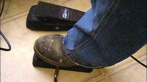 VOX v847 WAH mods. two amps at once!