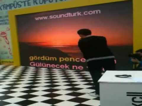 Aykut Ç. - Karaoke Performance [Uykusuz Her Gece]