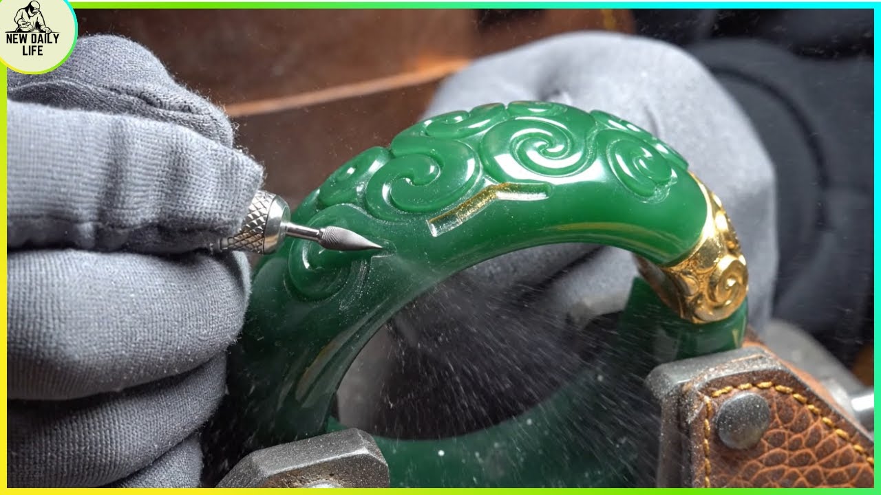 Imperial Jadeite One-Piece Bangle with 18K Gold Inlay | Full Carving & Crafting Process (A–Z)