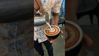 Latte art | Rosetta #latteart #barista #cafe #whitecoffee #cappuccinoart #coffeetime #chocolate