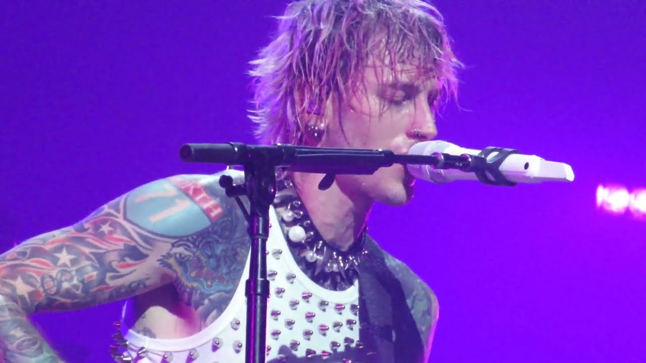 Machine Gun Kelly, why are you here/jawbreaker/Sid&Nancy, London 1/10/2022, Wembley Arena