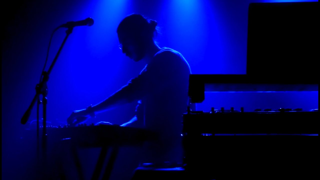 20/20 Live Performance Series - Novva