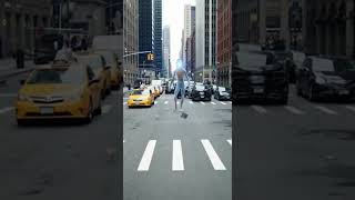 Alien Suddenly Appears on City Street – Realistic UFO Encounter Shocks Everyone (4K AI Video)