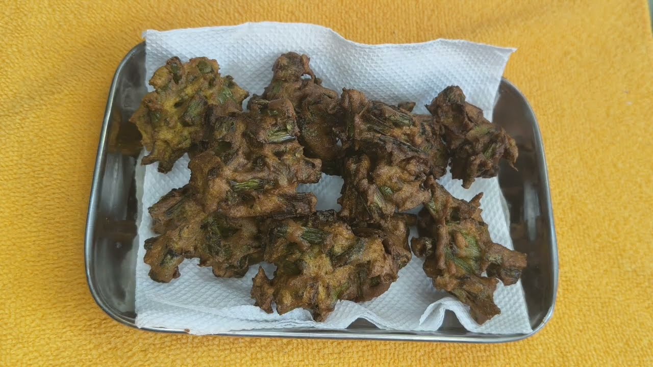 ಕಾಫಿ ಜೊತೆಗೆ ಸ್ಪ್ರಿಂಗ್ ಆನಿಯನ್ ಪಕೋಡ 