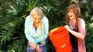Anna Faith and Lexie Grace do the ice bucket challenge