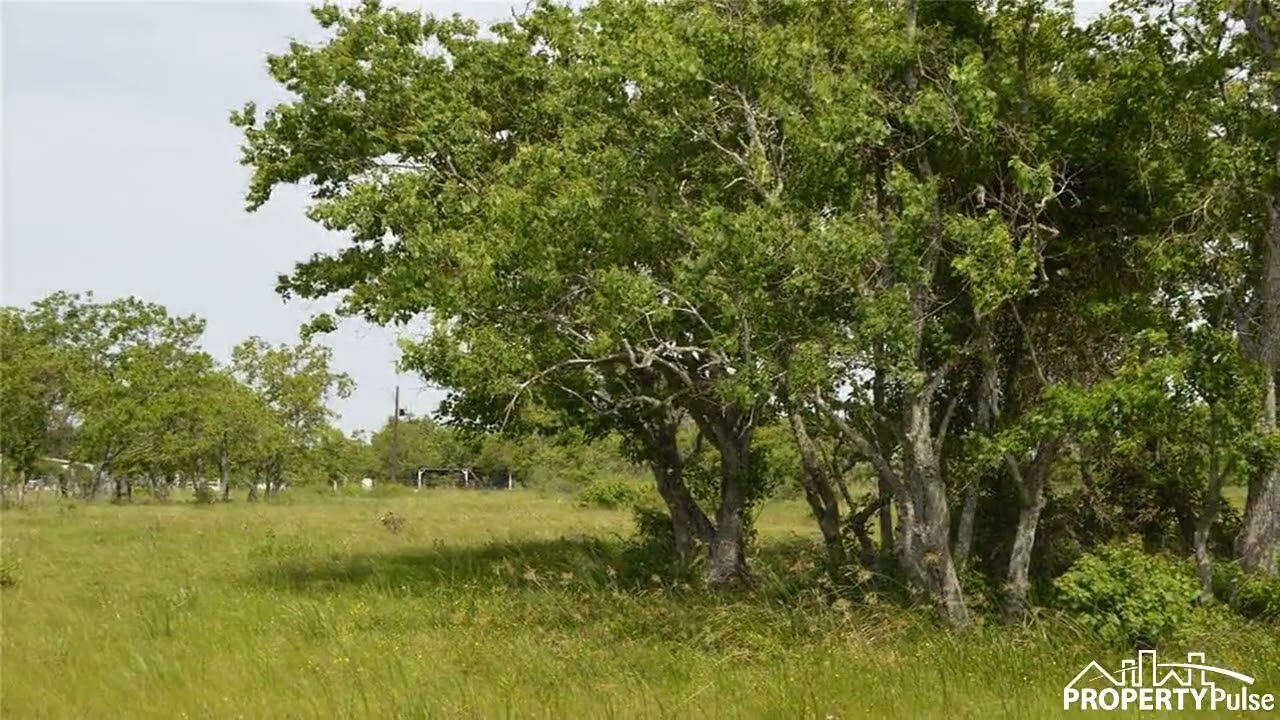 3306 1/2 Barbers Hill Road, Highlands, TX 77562