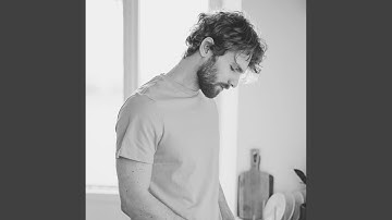 Pulsating Backdrops for Dinner Dates