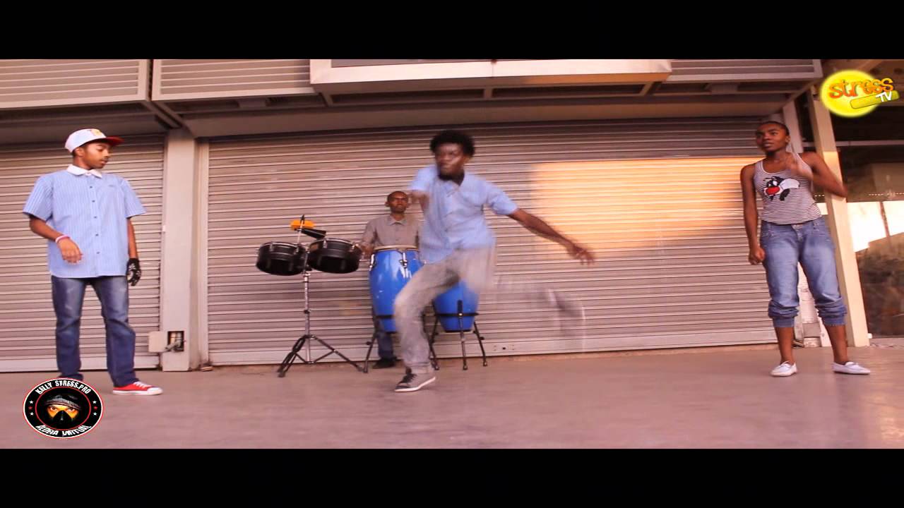 Squadra Azzurra - Estraga com toques- Dança Angola Kelly Stress Pro 2012