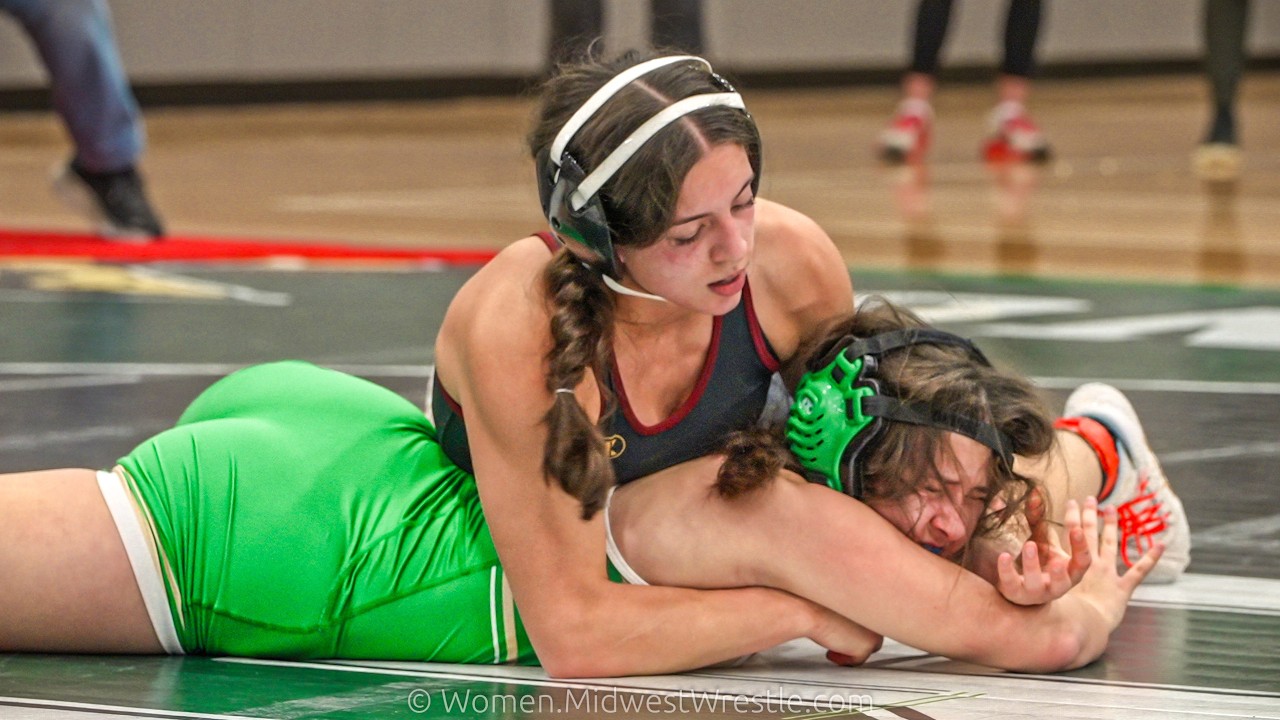 125 – Emma Spittler {G} of Seneca IL vs. Zara Lugo {R} of Morris IL