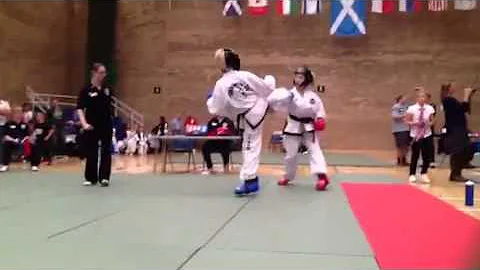 Junior female ITF Taekwondo Sparring, Aimee Muir (...