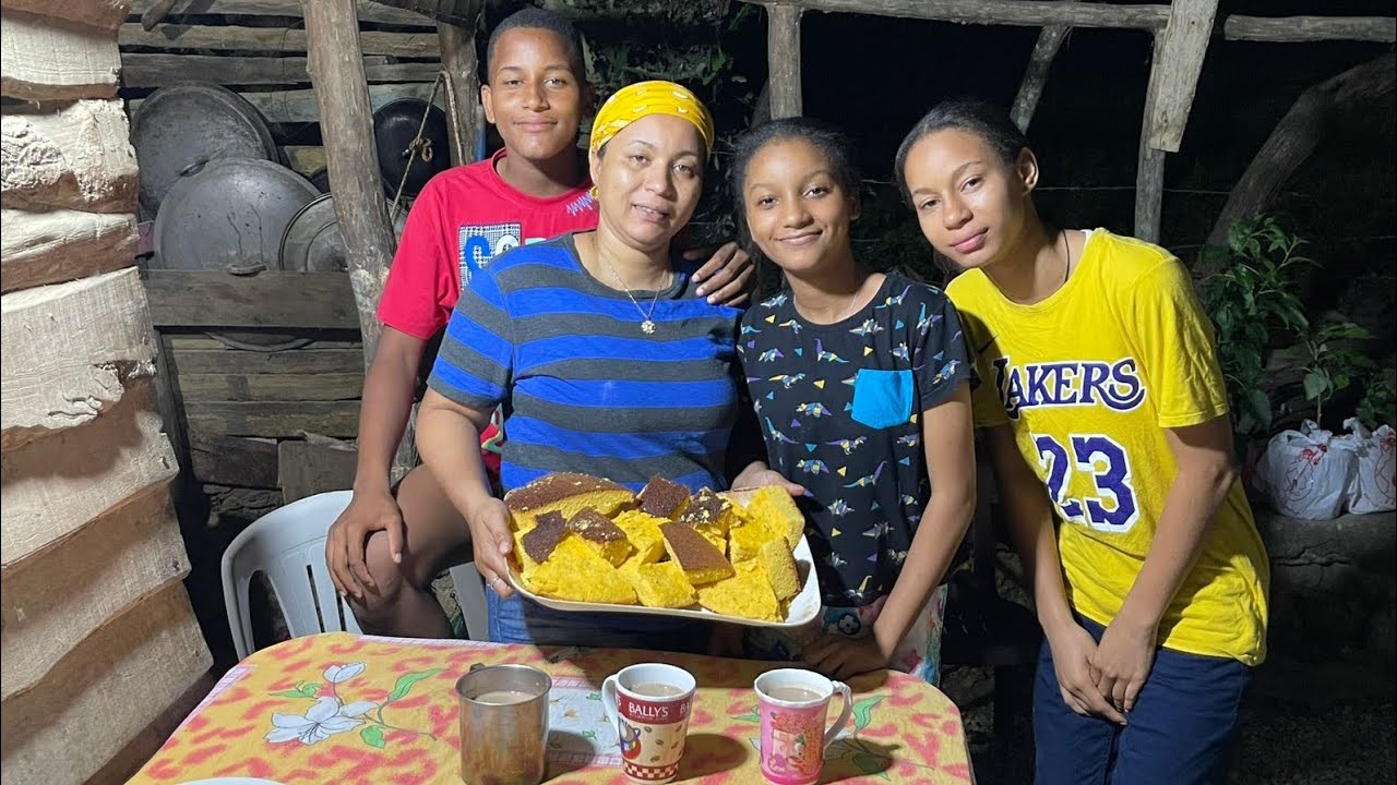  Preparando chocolate de gofio con pan de maiz 