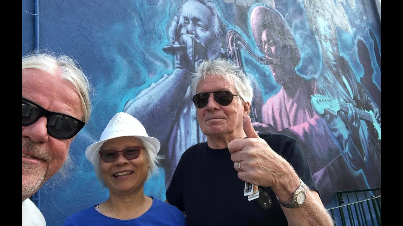 Gary Kendall Musicians In Bars Getting Beer e11.11