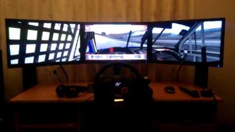 3 x 22 inch monitors in Eyefinity for iracing