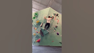 Super sketchy final move on this V4-V6 - Minneapolis Bouldering Project #bouldering