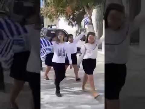 Παρέλαση από παιδιά  κατηχητικού σχολείου στην Εύβοια